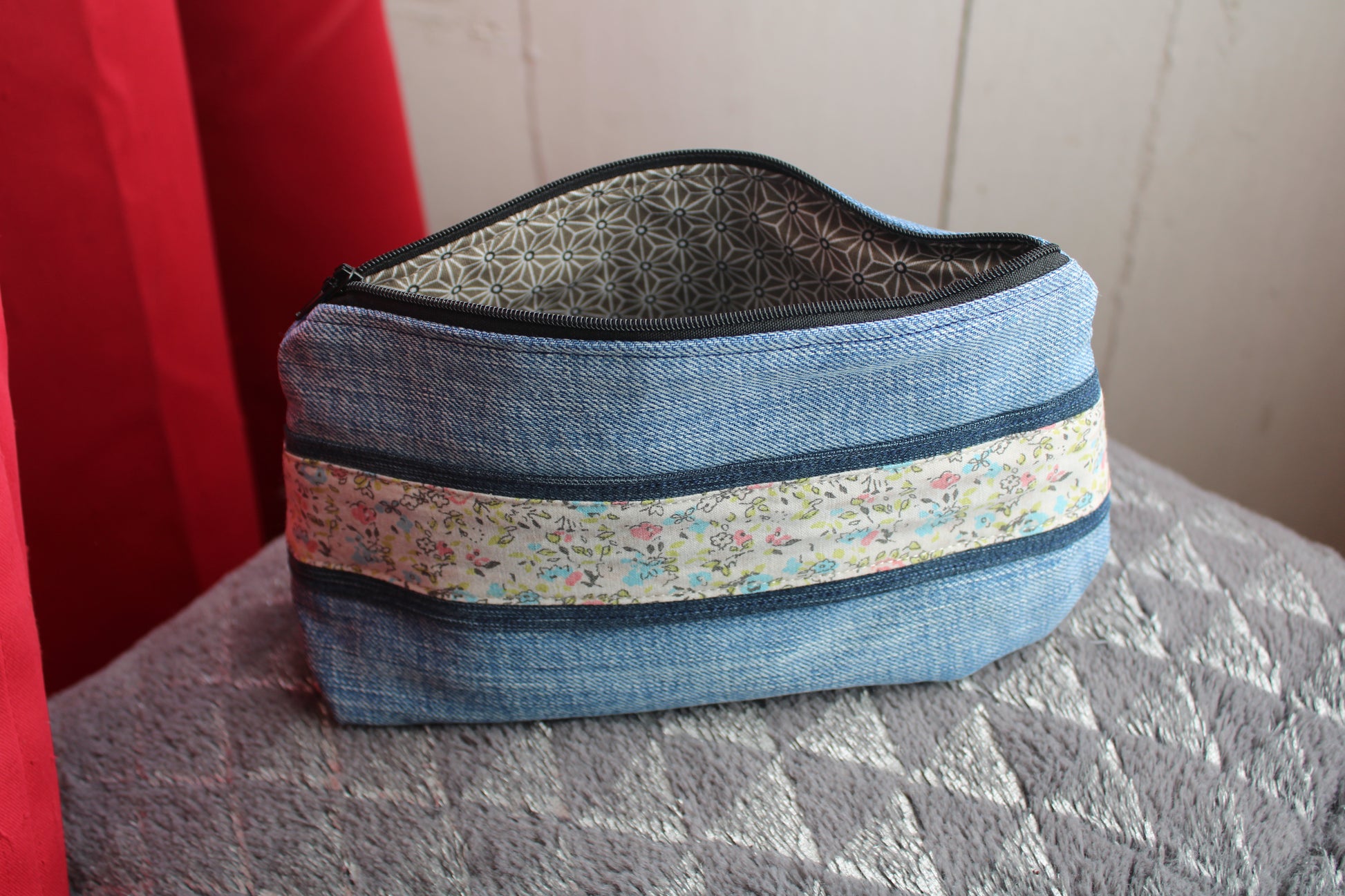 TROUSSE FOURRE-TOUT OU TROUSSE DE TOILETTE INTERIEUR IMPERMEABLE FAIT MAIN EN BRETAGNE