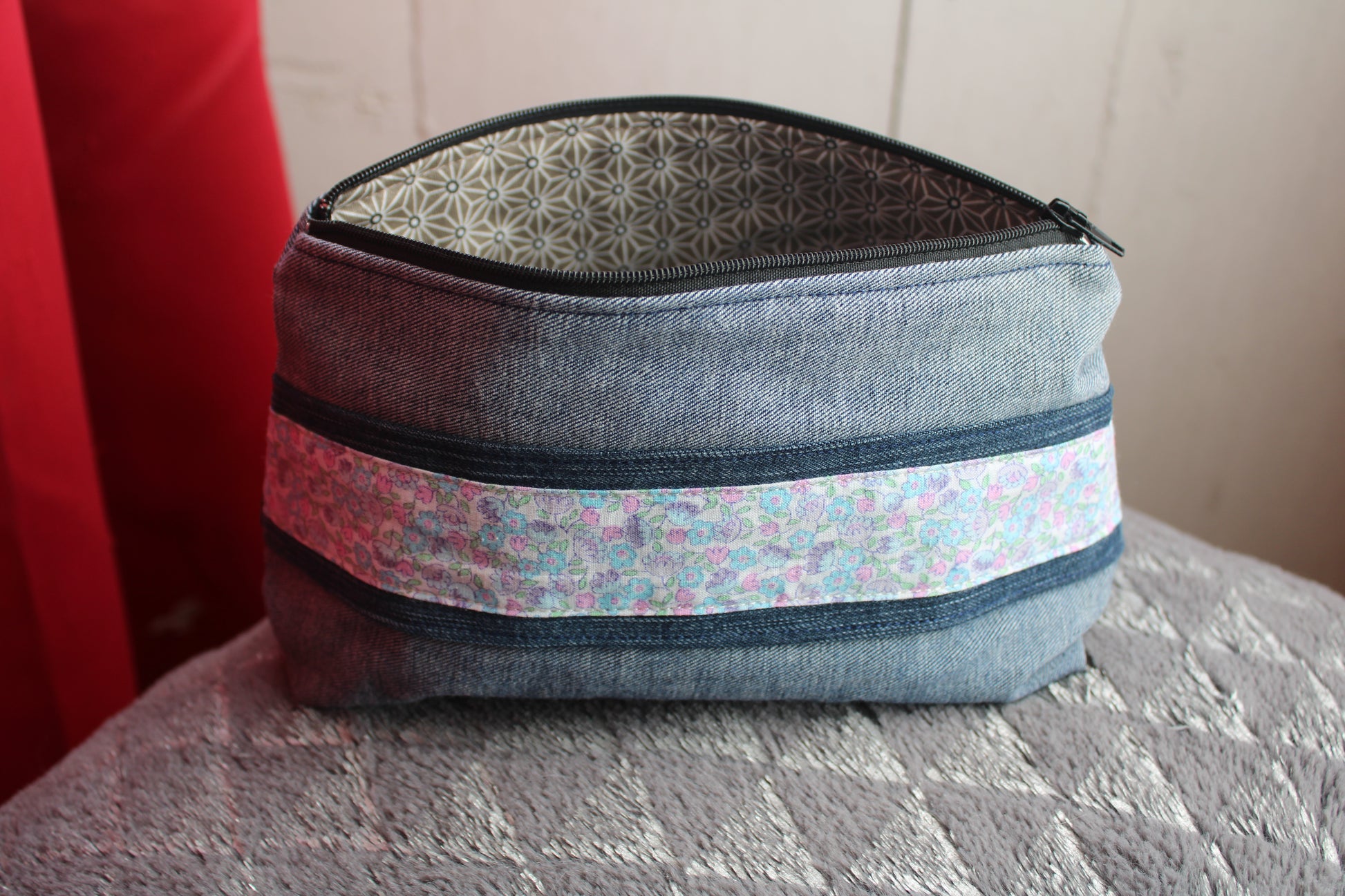 TROUSSE FOURRE-TOUT OU TROUSSE DE TOILETTE INTERIEUR IMPERMEABLE FAIT MAIN EN BRETAGNE